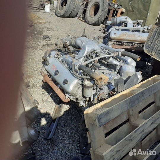 Грузовики и спецтехники