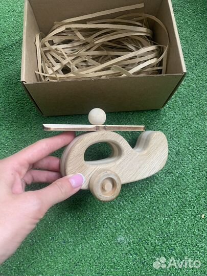 Развивающие игрушки. Деревяный вертолет на подарок