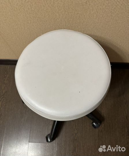 Стул офисный кожаный