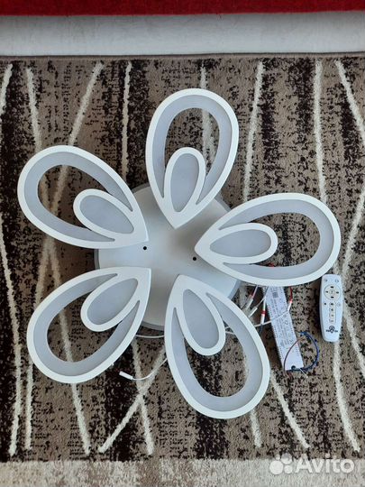 Люстра потолочная светодиодная с пультом