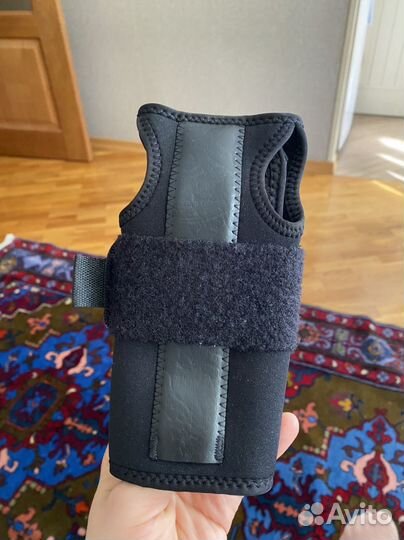 Ортез на лучезапястный сустав левый