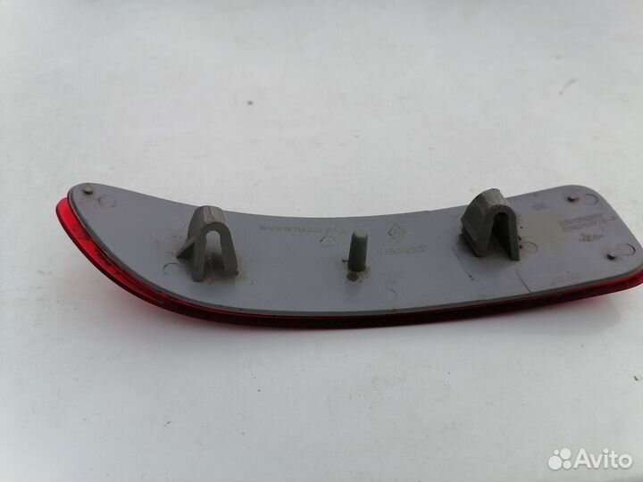 Левый катафот заднего бампера Logan Largus