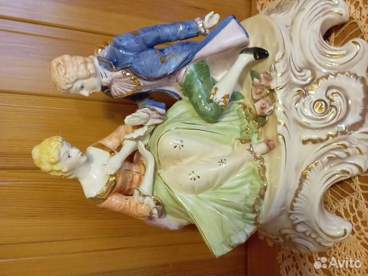 Статуэтка фарфор