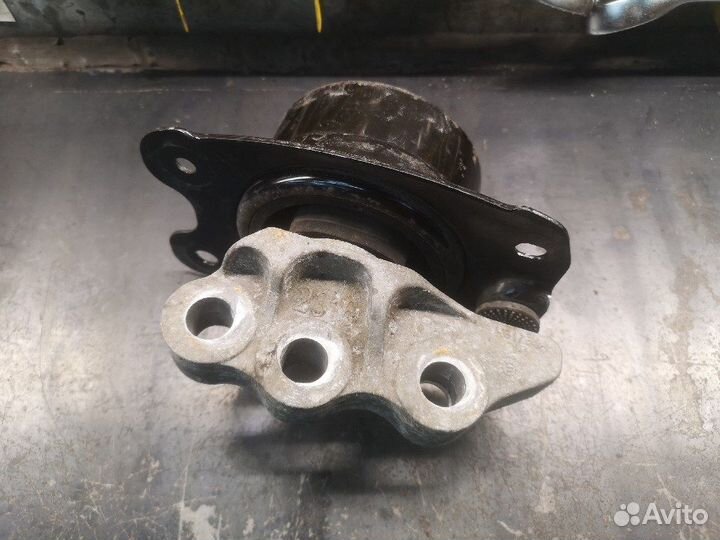 Подушка МКПП 2.2 дизель Антара Каптива