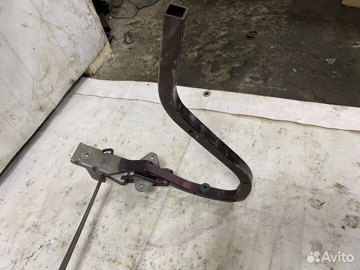 Петля крышки багажника LADA Granta