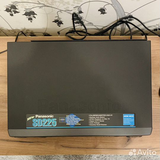 Видеомагнитофон Panasonic NV-SD225