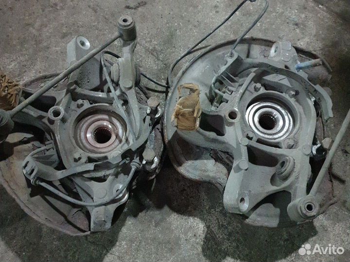 Задний левый кулак мерседес w221