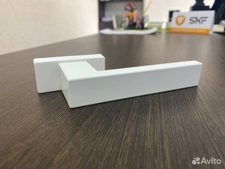 Оконная ручка SKF quadro (dublin)