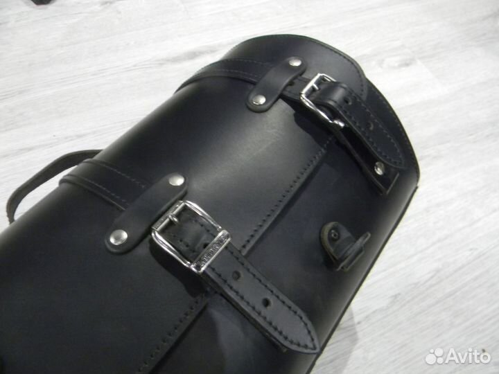 Кожанный кофр на мотоцикл