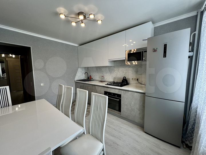 2-к. квартира, 58 м², 4/10 эт.