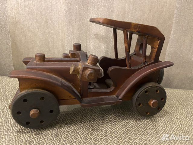 Автомобиль дерево