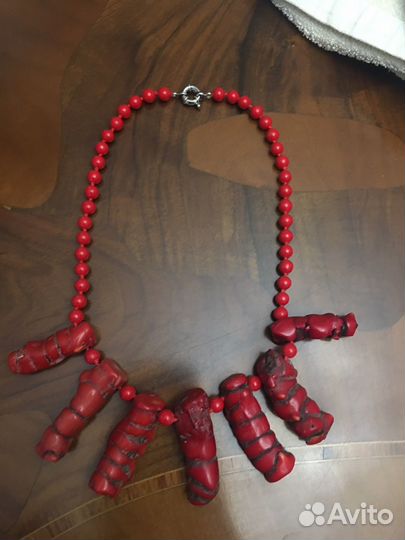 Колье из кораллов