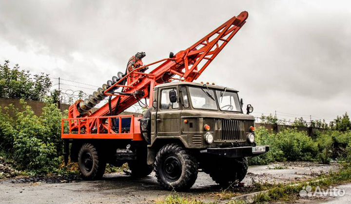 Водитель бурильно-крановой машины