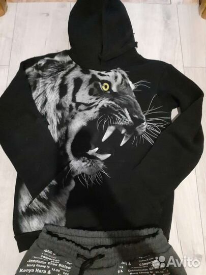 Спортивный костюм