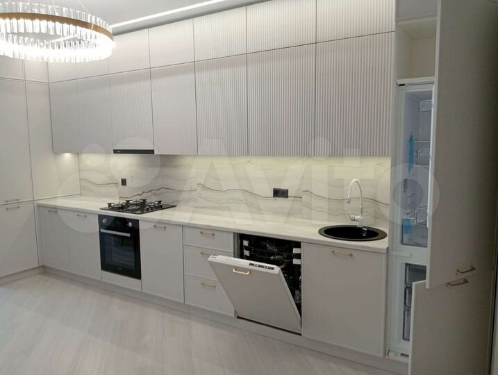 3-к. квартира, 87 м², 10/18 эт.