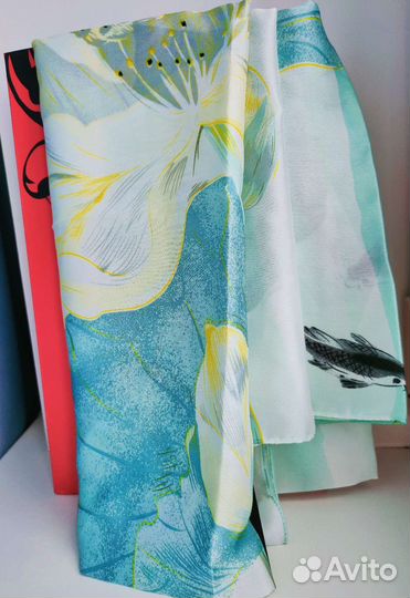 Палантин шелковый новый