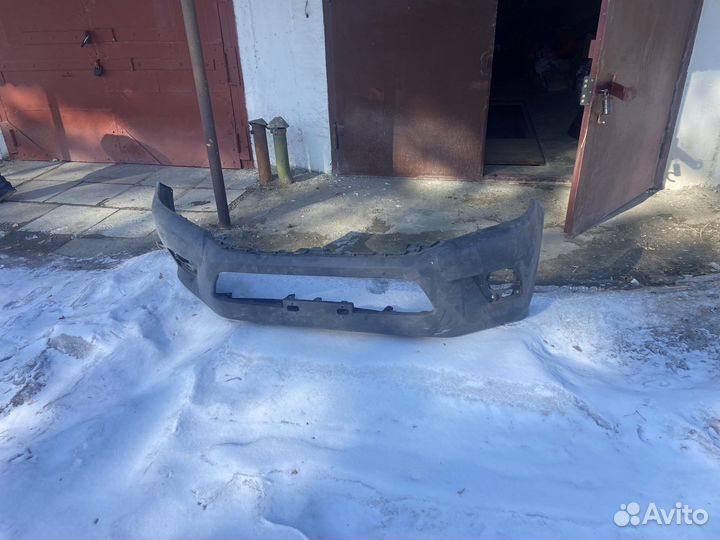 Бампер передний Toyota hilux