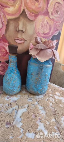 Ваза для цветов и бутылка для напитков дизайн