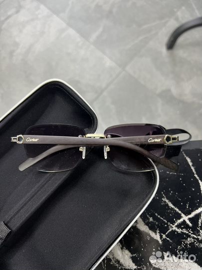 Солнцезащитные очки Cartier