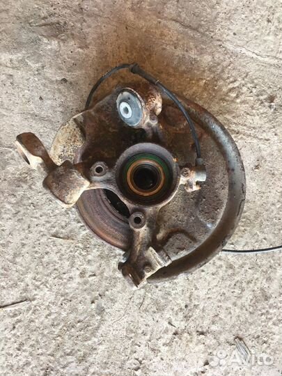Кулак задний ауди а4 б6 1.8 турбо кватро