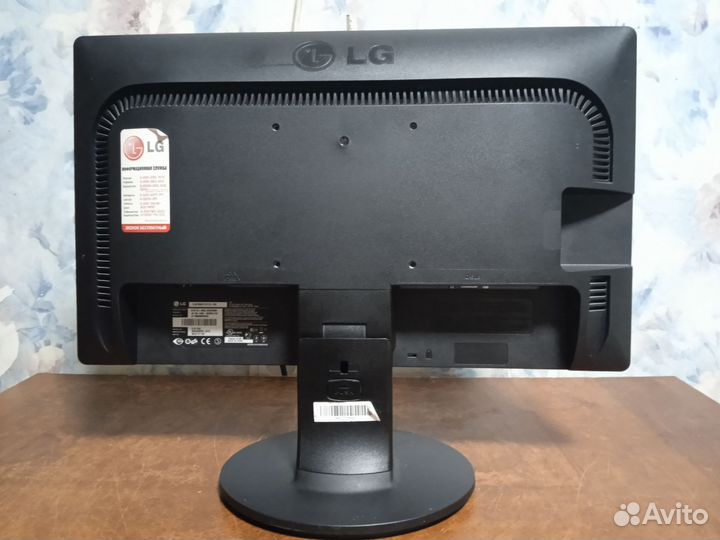 Монитор LG