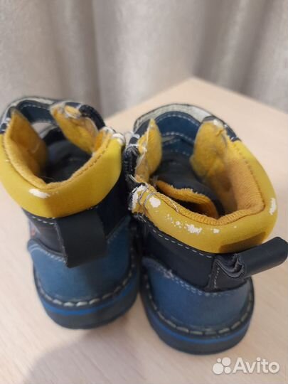 Ботинки осенние для мальчика 22размер