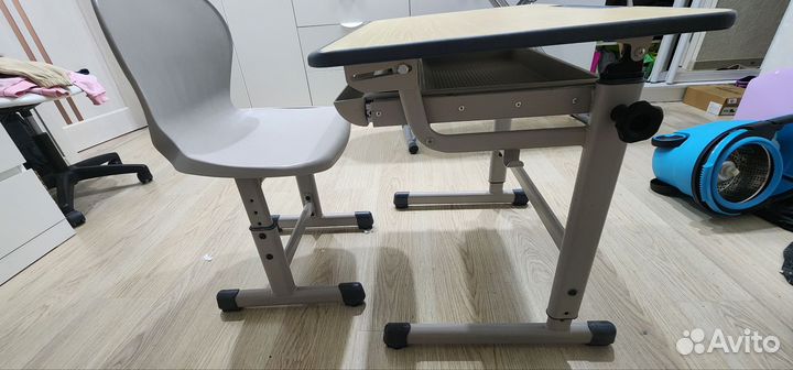 Детский стол и стул для школьника