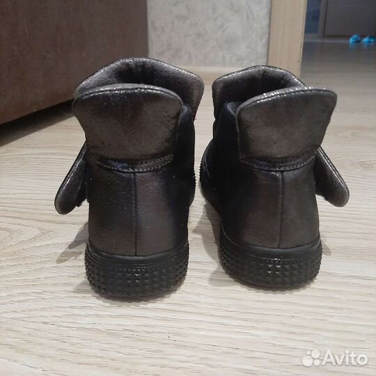 Ботинки для девочки