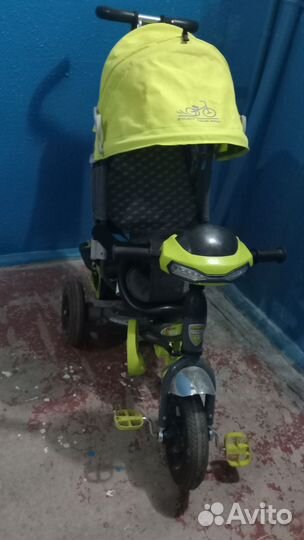 Трехколесный велосипед коляска с ручкой