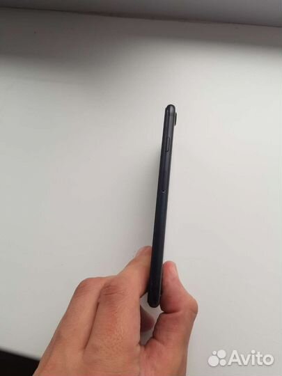 Телефон iPhone 7
