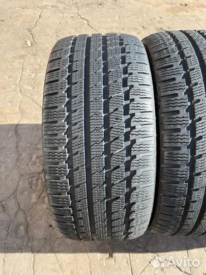 Kumho I'Zen KW27 245/40 R18 и 275/35 R18 99V