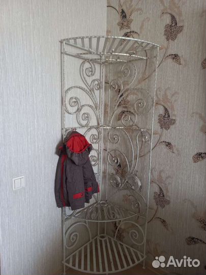 Вешалка в прихожую