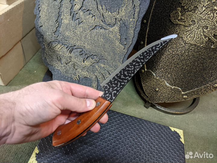 Нож с ножнами