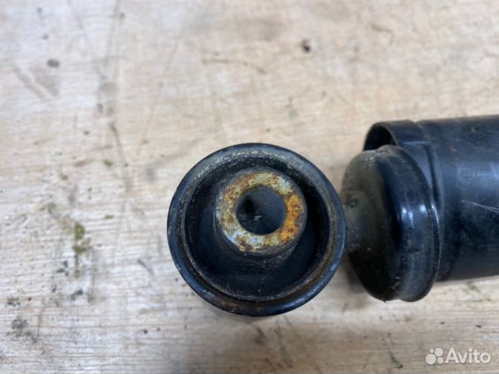 Амортизатор задний Nissan X-Trail T31 2007-2015