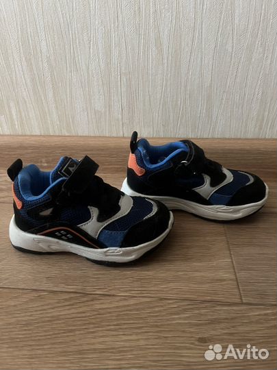 Кроссовки детские