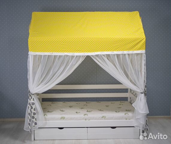 Детская кровать-домик из массива сосны