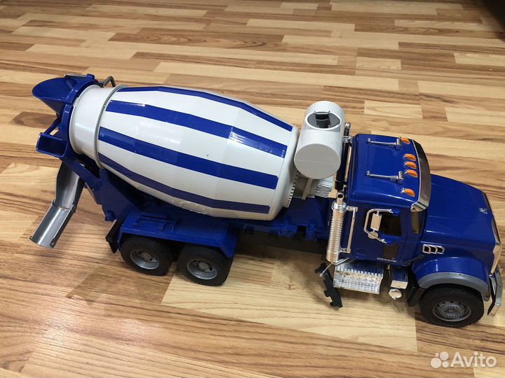 Бетономешалка Bruder
