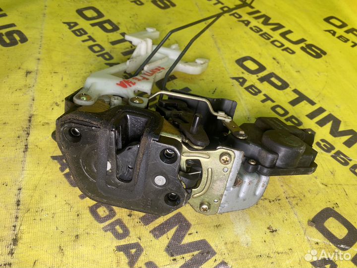 Замок двери задний левый Hyundai Santa Fe 1