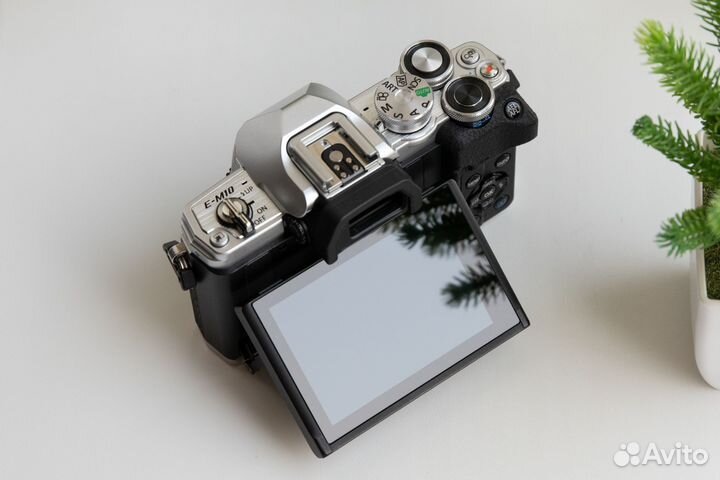 Olympus OM-D E-M10 Mark IV Body