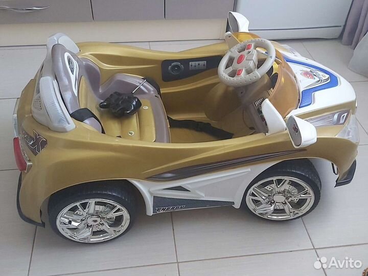 Детский автомобиль на аккумуляторе бу