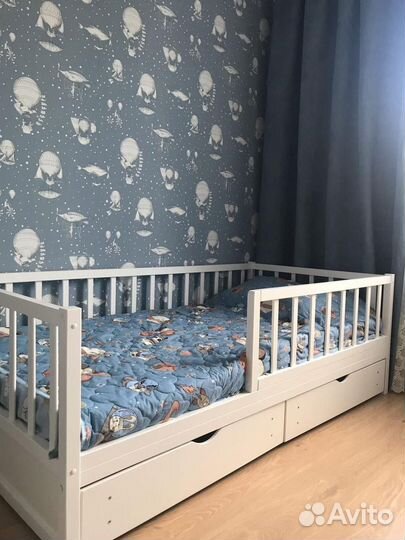 Детская кровать с бортиками