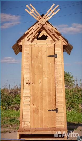 Уличный туалет деревянный