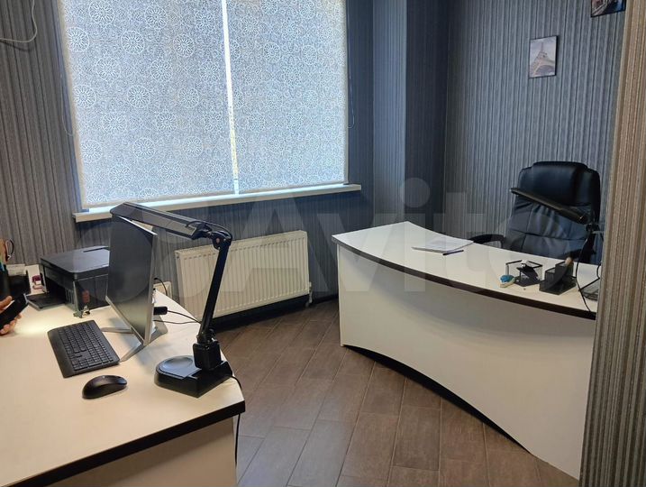 12 офисных помещений по 20 м²