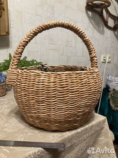 Корзина с ручкой