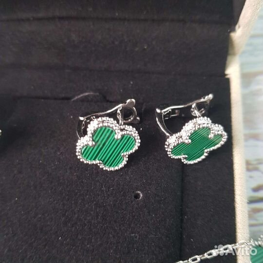 Украшения в стиле Van Cleef