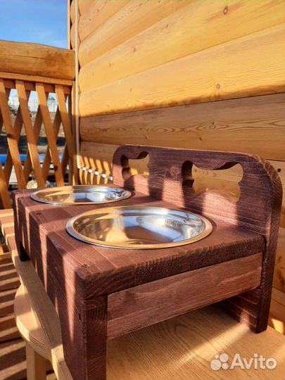 Подставка для кормления собак