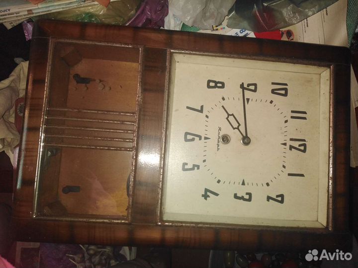 Настенные часы янтарь