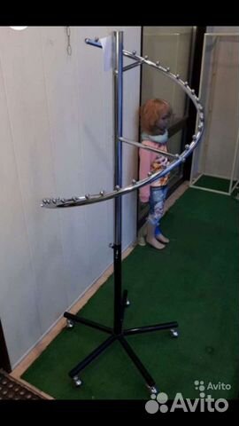 Вешалка для одежды напольная