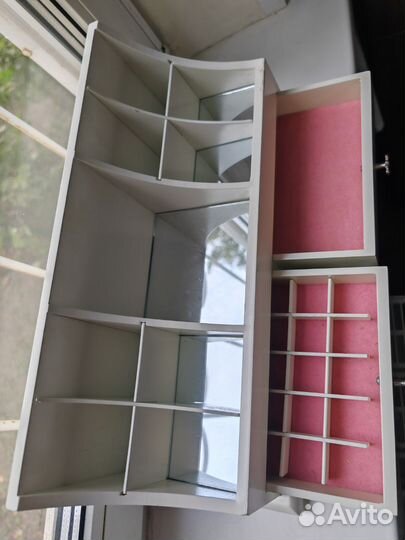 Полка для ювелирных украшений