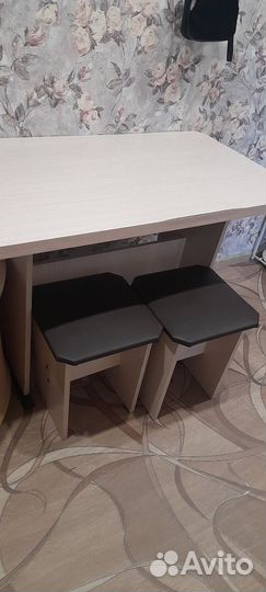 Кухонный стол